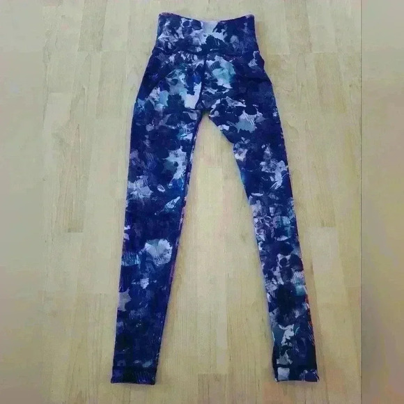 With peloton reversible leggings size xs - Picture 3 of 11